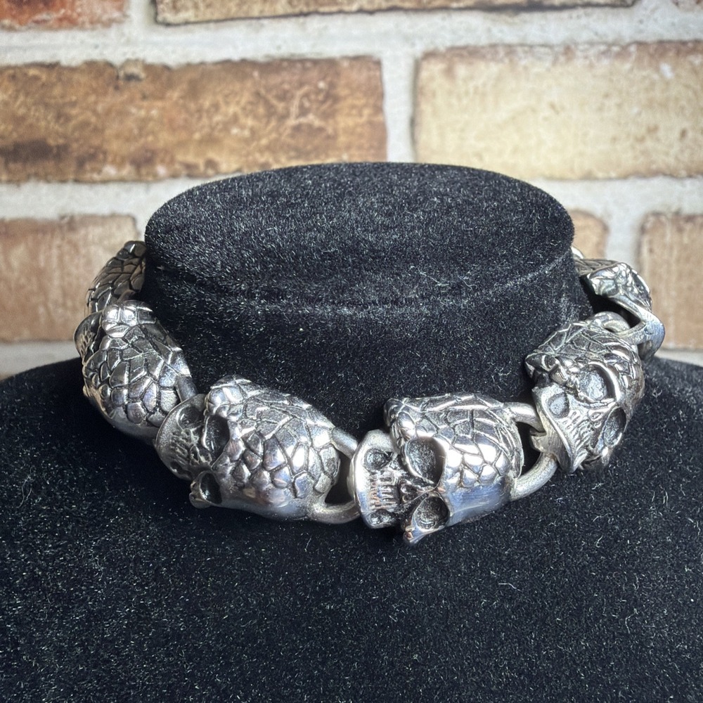 Vtg Silver Tone Skull Dangle Charm Chain Bracelet Toggle Clasp Gothic Metal